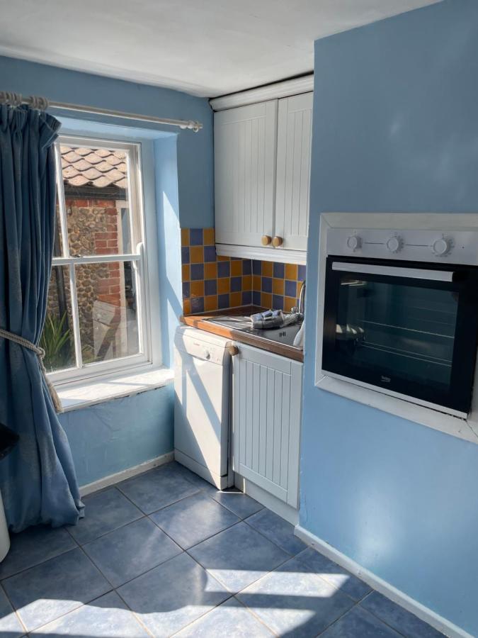 בלקני 2 Bedroomed Fisherman'S Cottage Near Quay מראה חיצוני תמונה