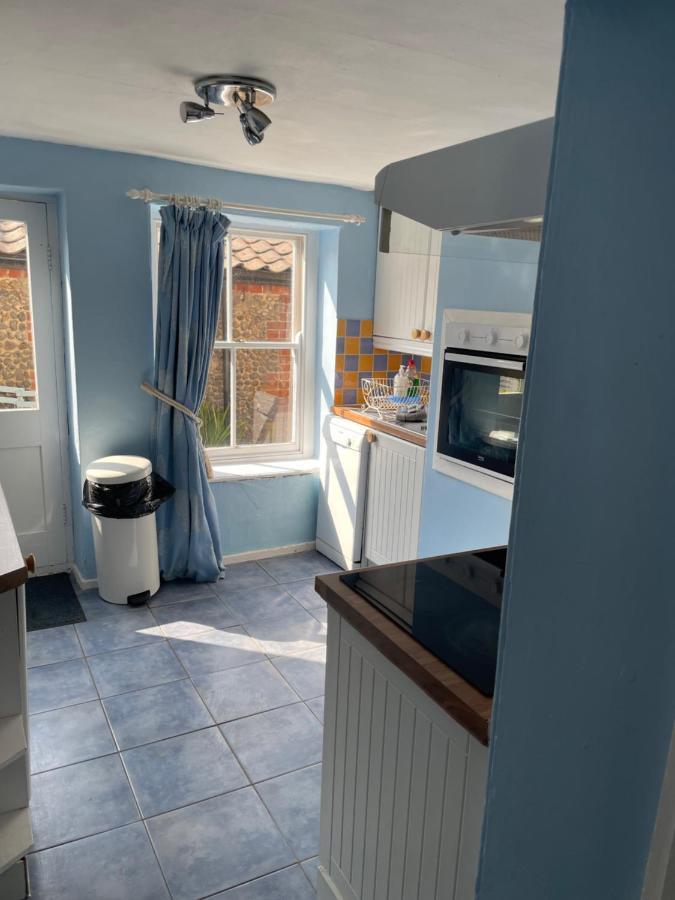 בלקני 2 Bedroomed Fisherman'S Cottage Near Quay מראה חיצוני תמונה